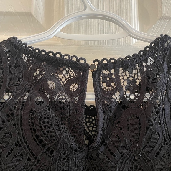 Lace cap sleeve shirt - Picture 5 of 6